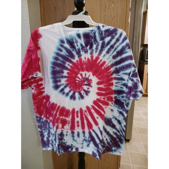 Purple and Pink V-Neck Spiral Tie Dye T-Shirt Size 3XL - Picture 1 of 4